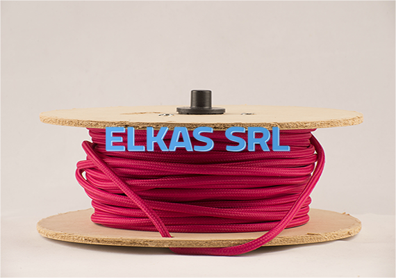 Nuestros cables cuentan con certificación. Además cuentan con un proceso de pegado que evita que se despelucen en su armado.